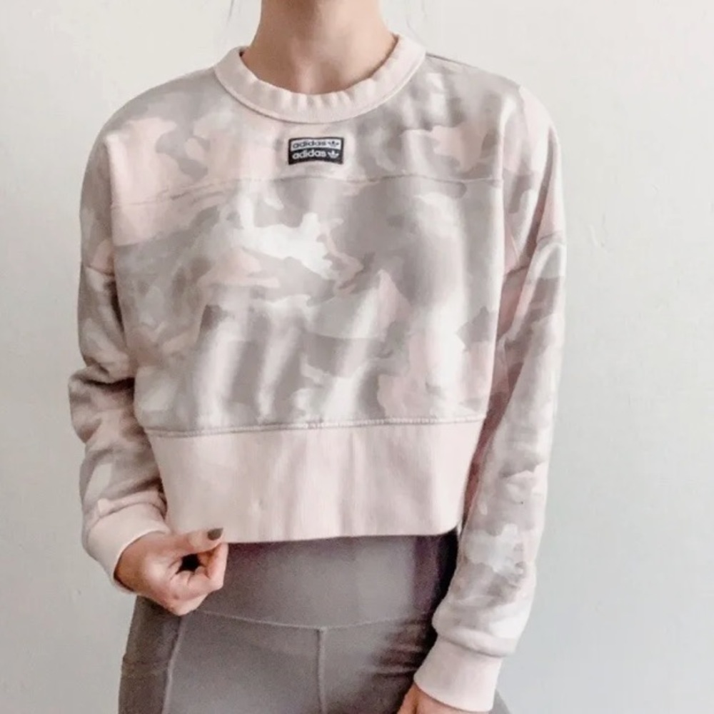 Adidas Originals Women's Cropped Pink/Gay Camouflage Camo Sweatshirt small​​